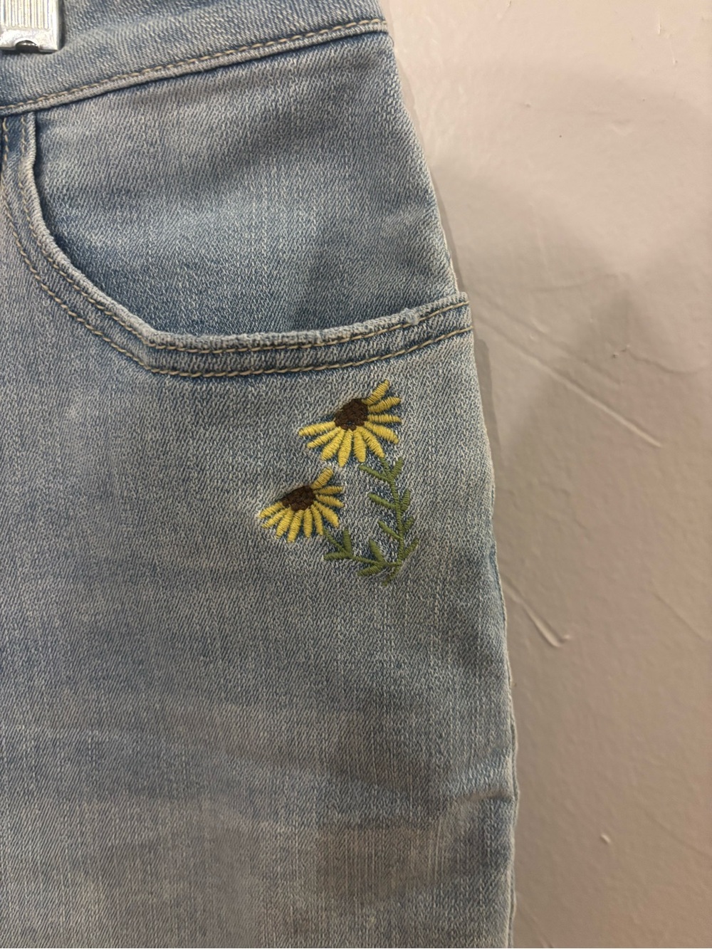 Versona Light Blue Denim Frayed-Hem Jean Shorts with Sunflower Accent